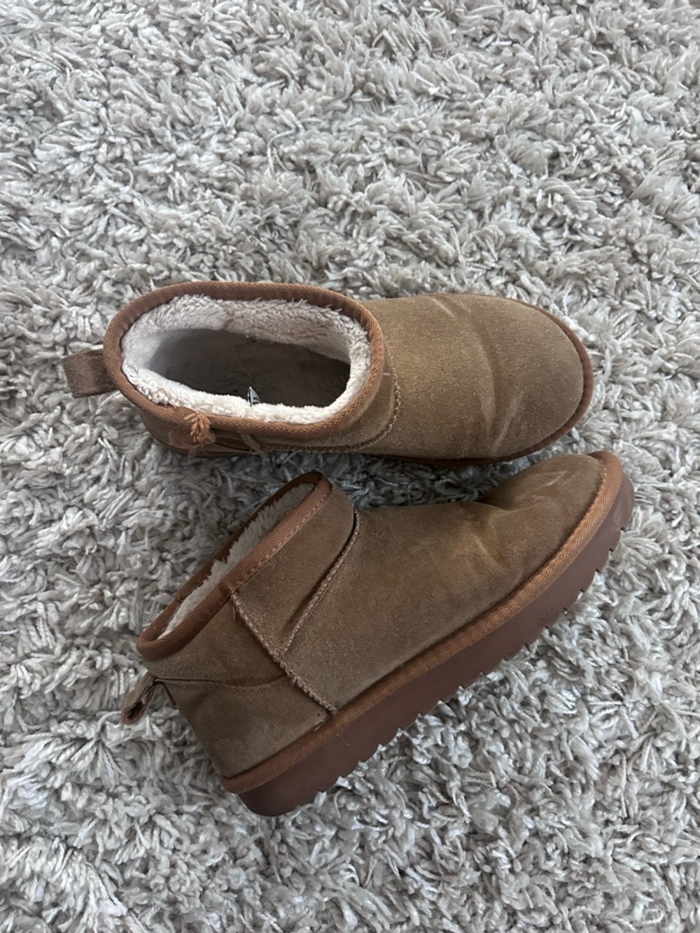CUSHIONAIRE Pull On Cozy Faux Fur Boots Womens Shoes Comfortable Memory Foam - Picture 8 of 8